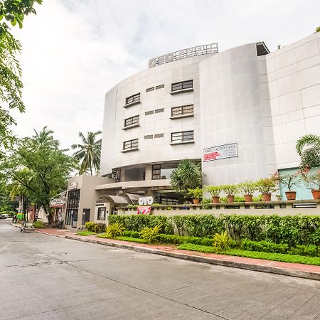 Anglo Residences Manila Кесон Сити Екстериор снимка