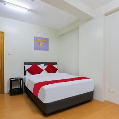 Anglo Residences Manila Кесон Сити Екстериор снимка
