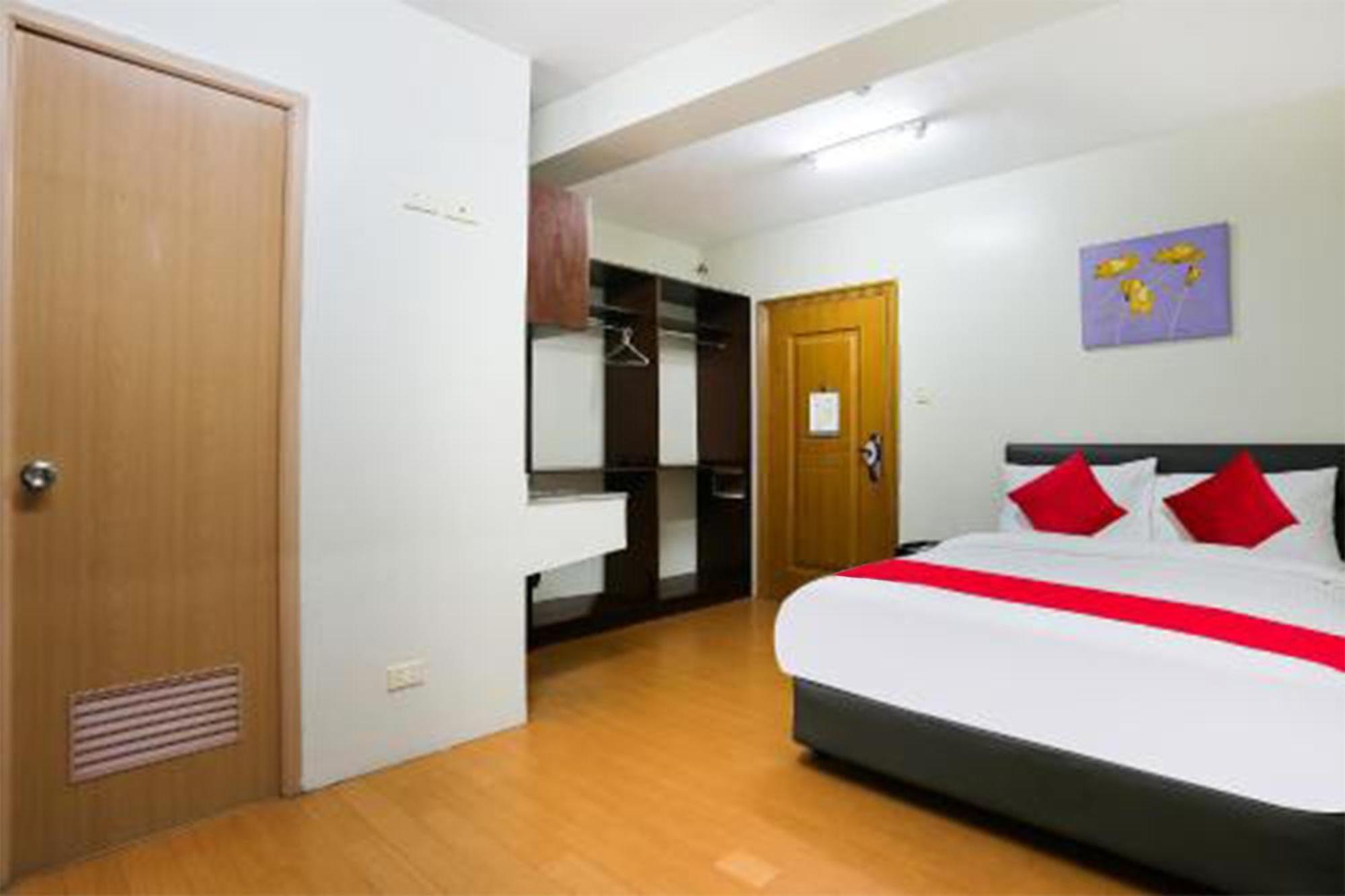 Anglo Residences Manila Кесон Сити Екстериор снимка