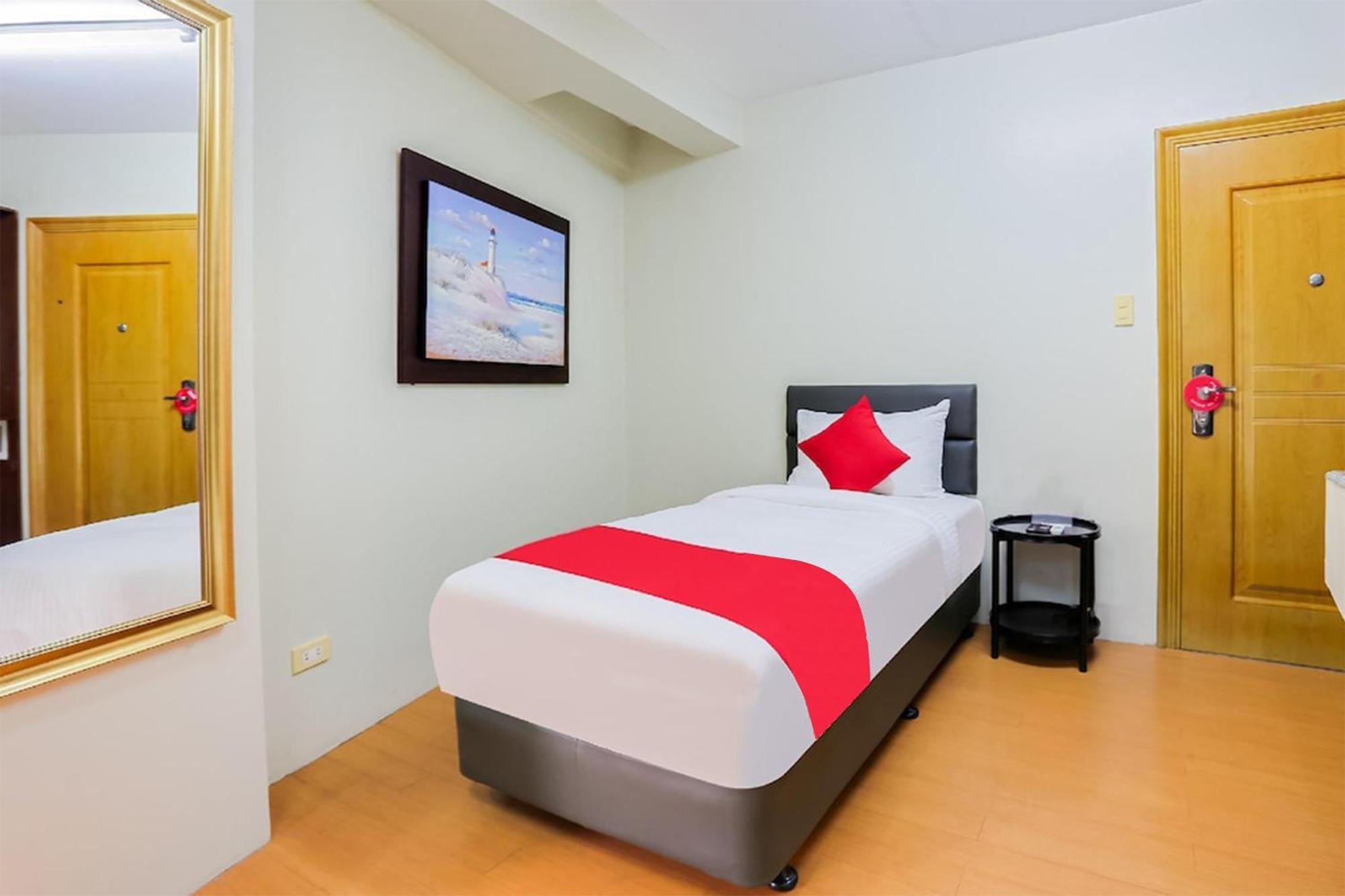 Anglo Residences Manila Кесон Сити Екстериор снимка